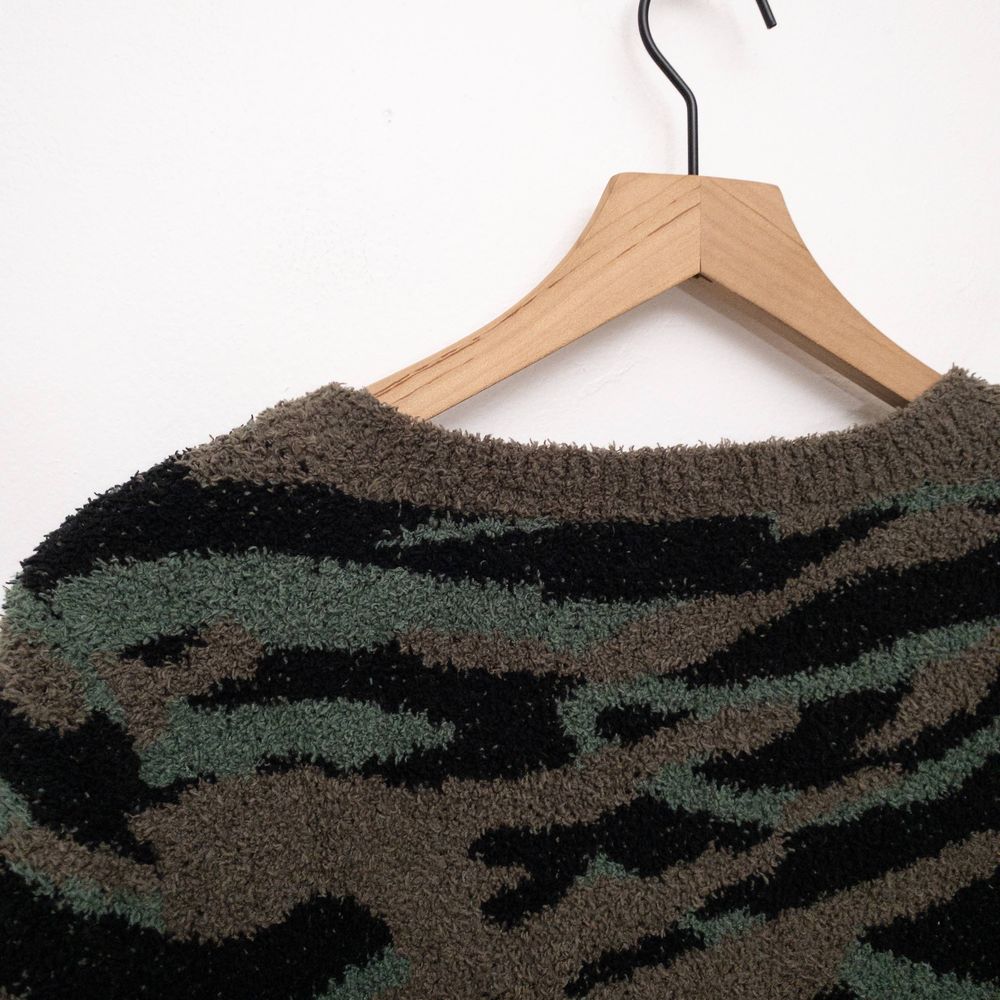 Barefoot Dreams CozyChic Seaside Crew-Neck Pullover Camo Size Small - Picture 7 of 10